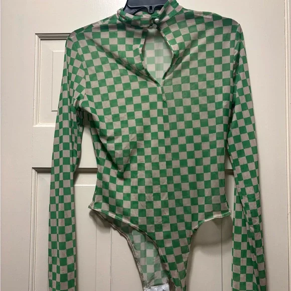 Pretty Little Thing green Checkerboard Print Mesh High Neck Bodysuit Size 6 - Picture 9 of 10